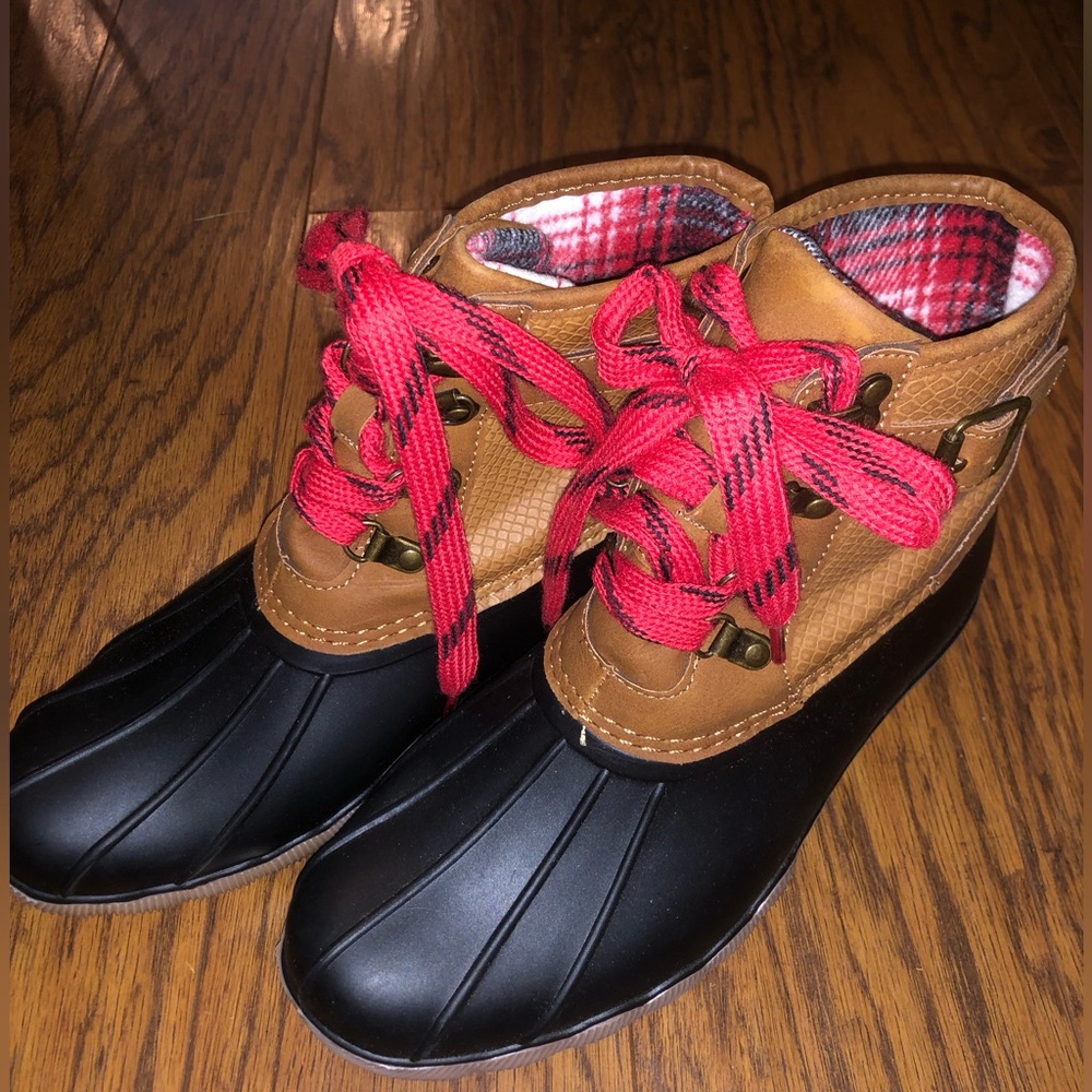 Womens duck/rain boots